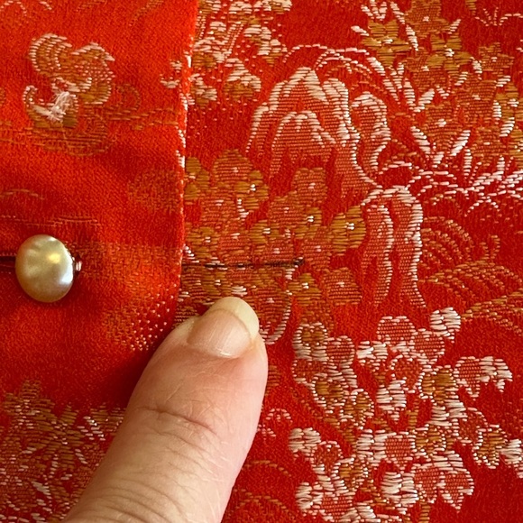 Vintage Chinese Style Button Front Short Sleeve Shirt in a Red Brocade - Picture 6 of 7